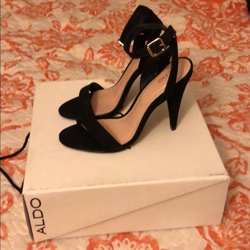 Aldo Hirelle heels